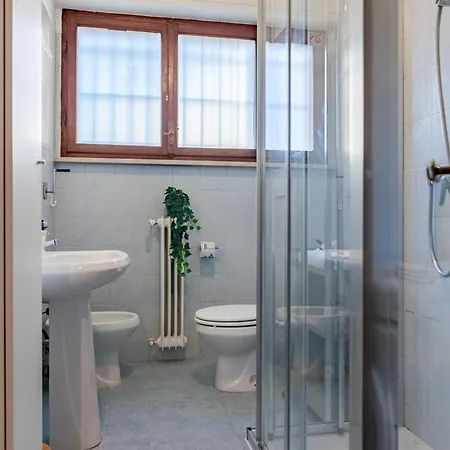 Lnd 1- 2 Camere, Parcheggio, Balconi, Vicino Al Centro 아파트 피사