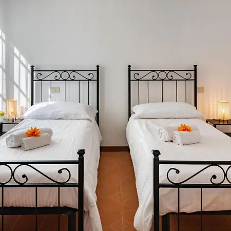 Lnd 1- 2 Camere, Parcheggio, Balconi, Vicino Al Centro 피사